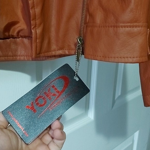 Leather jacket - Picture 2 of 3